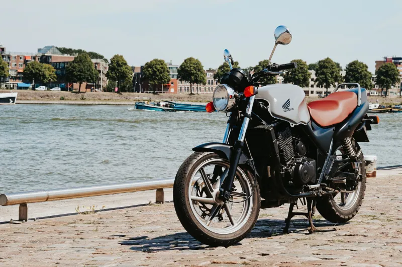 Stuck in the Middle and Loving It: Why 1970s Motorcycles Are the Smartest Way Into Classic Riding